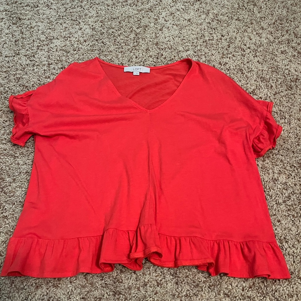 Loft coral colored tee shirt. Size small